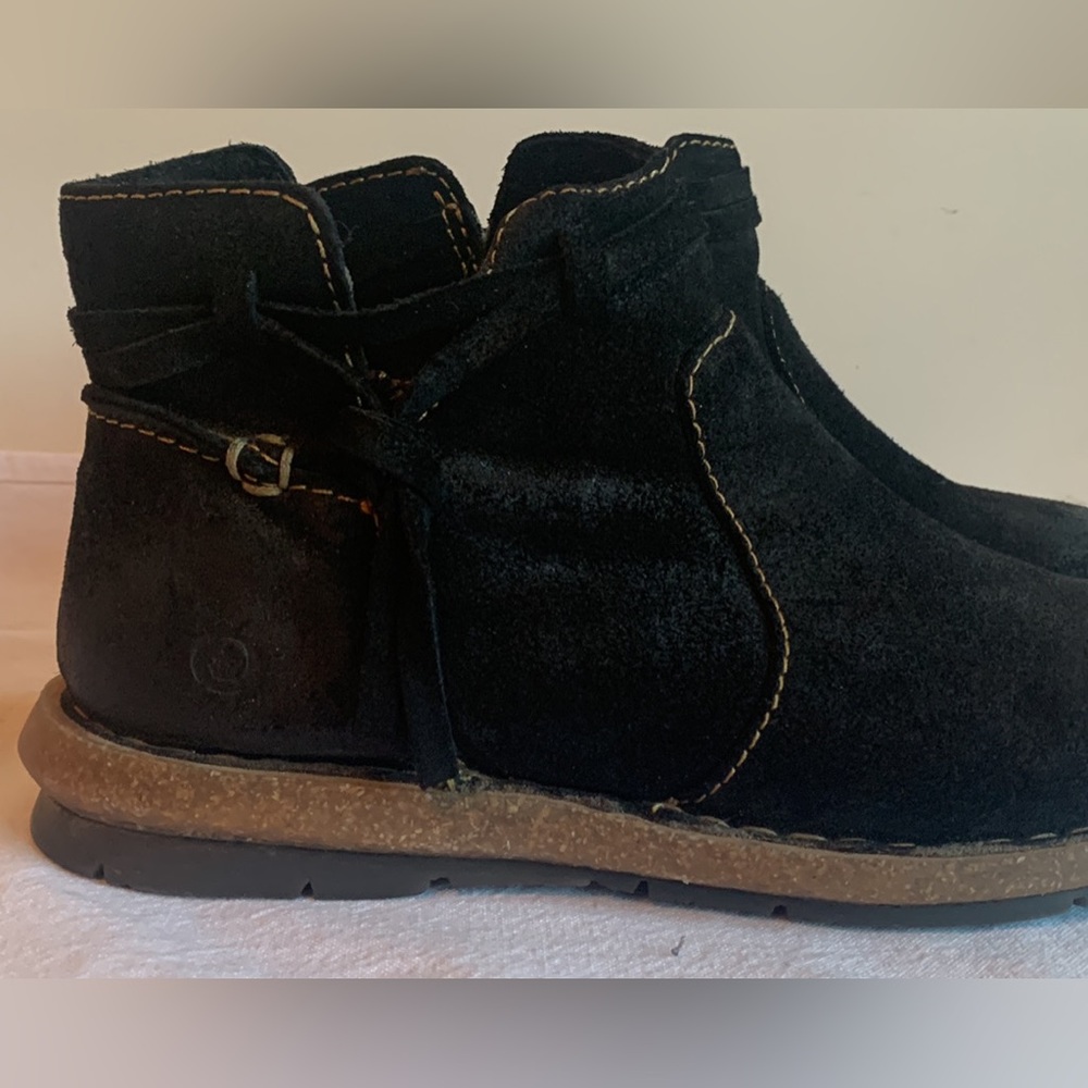 Born Booties (Carlyn) Excellent condition!)